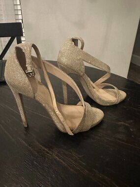 Carvela Kurt Geiger Gold Strappy Heels Size 38 (8)